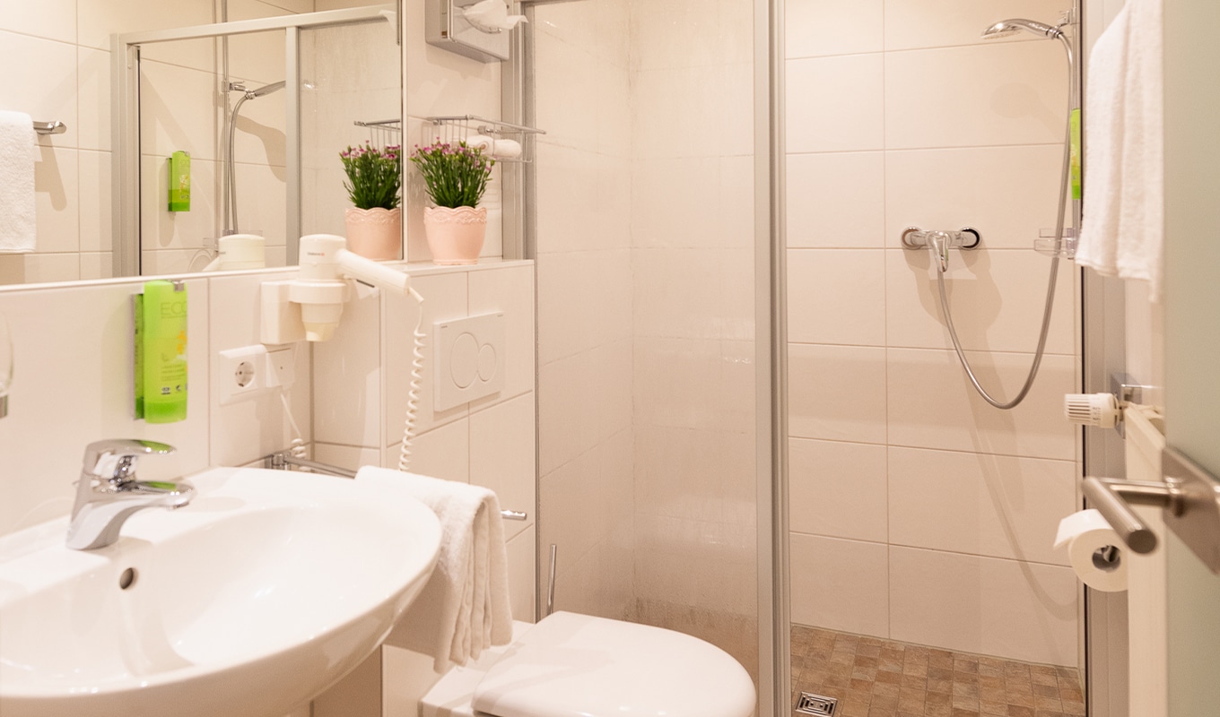 gasthof-belchenblick-badezimmer-wohlfuehl-doppelzimmer