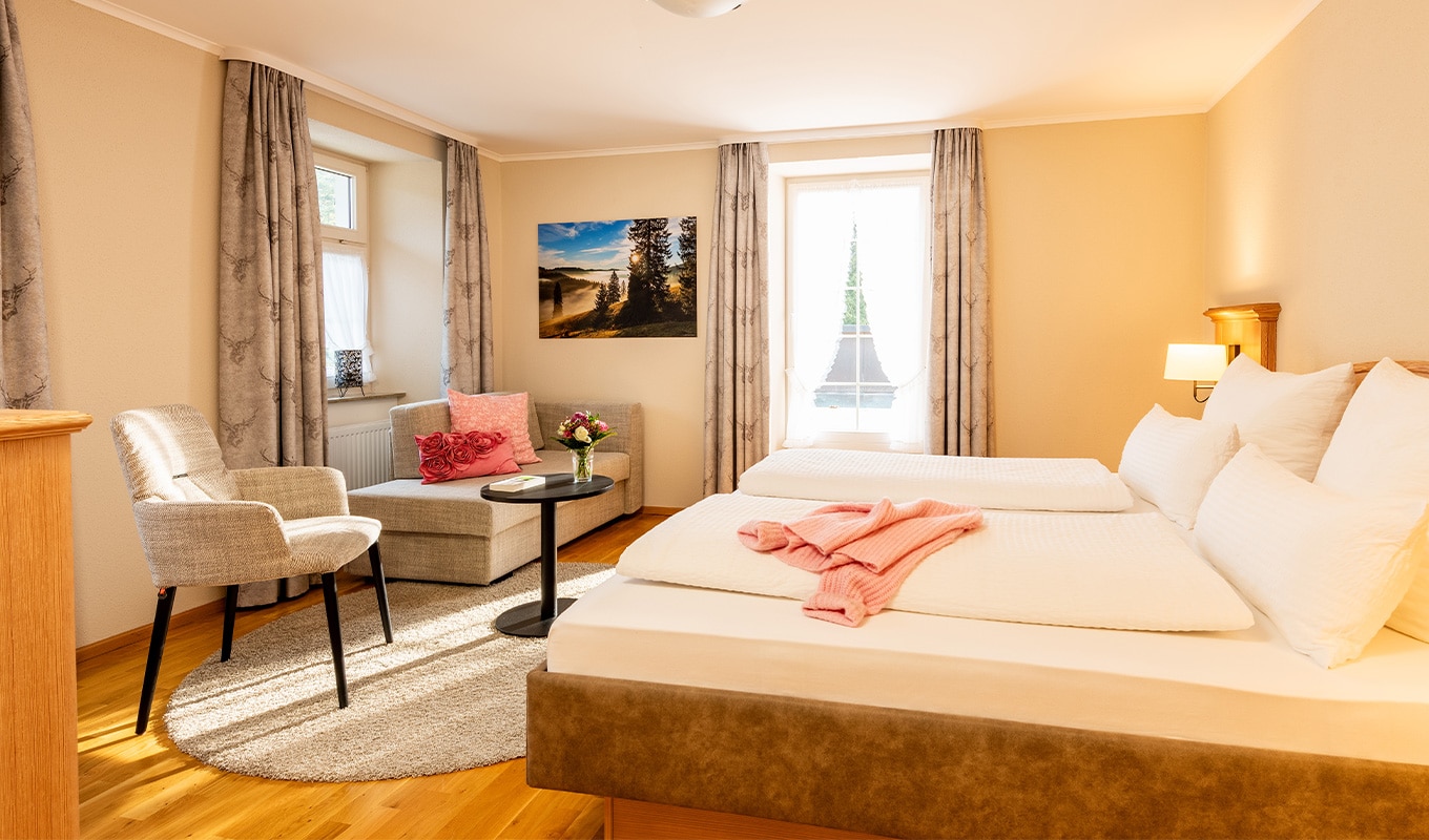 Komfort Doppelzimmer mit Balkon und Sitzecke